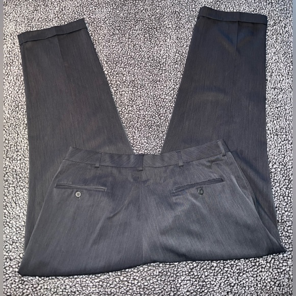 Men’s Stafford Classic Fit Dress Pants - size 36/30 in Charcoal - Picture 5 of 10